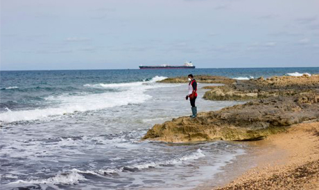 Тела 74 мигрантов выбросило на пляж в Ливии