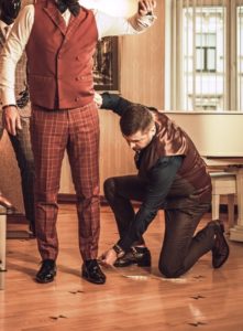 Преимущества пошива брюк в ателье