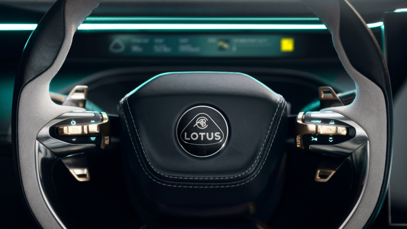 Кроссовер Lotus Eletre: менее 3 с до «сотни», 600 км на одной зарядке и китайская сборка