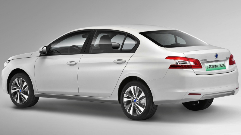 Peugeot 408 превратился в недорогой электромобиль Fukang ES600. Ждём в России?