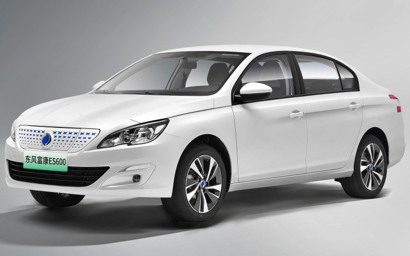 Peugeot 408 превратился в недорогой электромобиль Fukang ES600. Ждём в России?