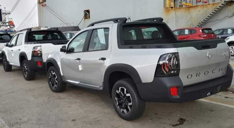 Рестайлинговый пикап Renault Duster Oroch застукали без камуфляжа