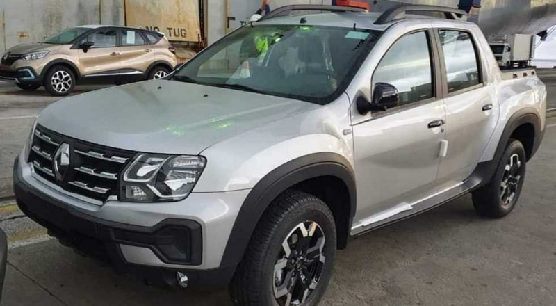 Рестайлинговый пикап Renault Duster Oroch застукали без камуфляжа