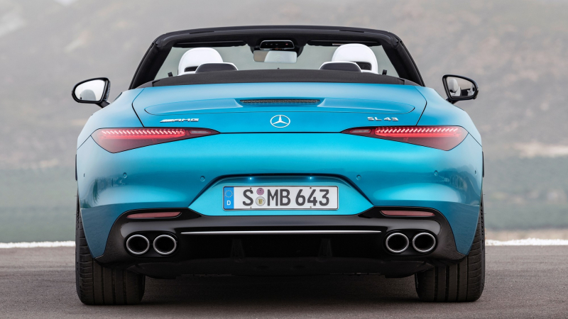 Базовый Mercedes-AMG SL 43: четыре цилиндра, задний привод и пассивная подвеска