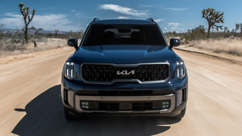 Kia Telluride пережил рестайлинг: много нового декора и две оффроудные версии