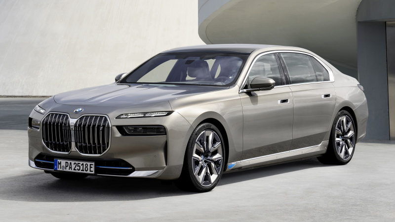 Новая BMW 7 серии: альтернативные варианты дизайна