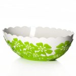 Преимущества пластиковых салатников