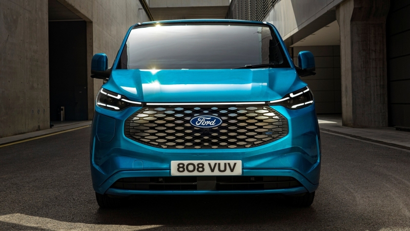 Новый Ford Transit Custom дебютировал в виде электромобиля, на подходе клон от VW