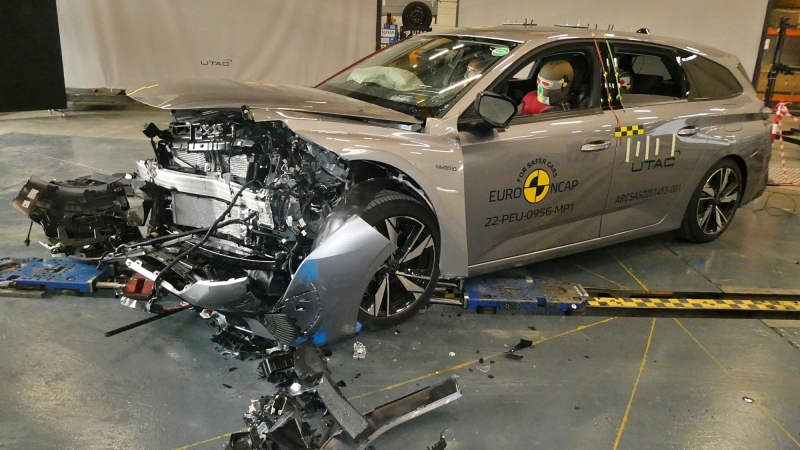 Opel Astra и Peugeot 308 в краш-тестах Euro NCAP не дотянули до высшей оценки