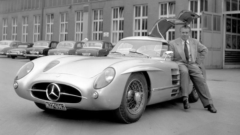 Самый дорогой автомобиль в мире: купе Mercedes-Benz 300 SLR продано за 135 млн евро