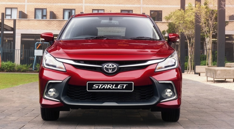 Toyota Starlet-2022: рестайлинг принёс второму клону модели Suzuki новый мотор