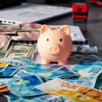 В какой валюте хранить деньги в 2022 году?