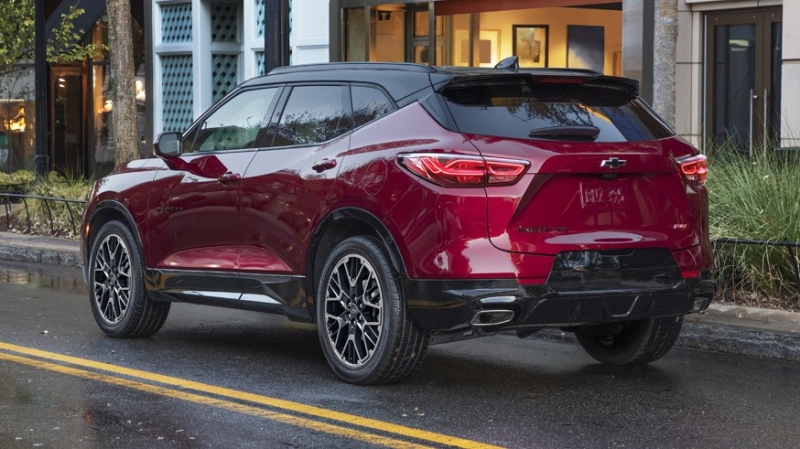 Chevrolet готовится к скорому дебюту Blazer EV: первое фото конкурента Ford Mustang Mach-E