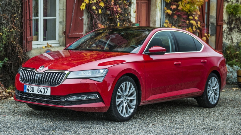 Skoda Superb следующего поколения: новые изображения