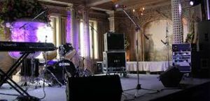 Какой должна быть фоновая музыка в баре?