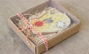 Коробки с окном: что можно в них упаковывать?