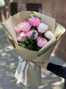 Как правильно подобрать букет пионов?