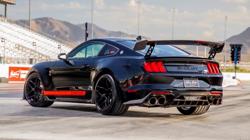 Уходящий Ford Mustang получил напоследок мощнейший допинг от Shelby — более 1300 л.с.!