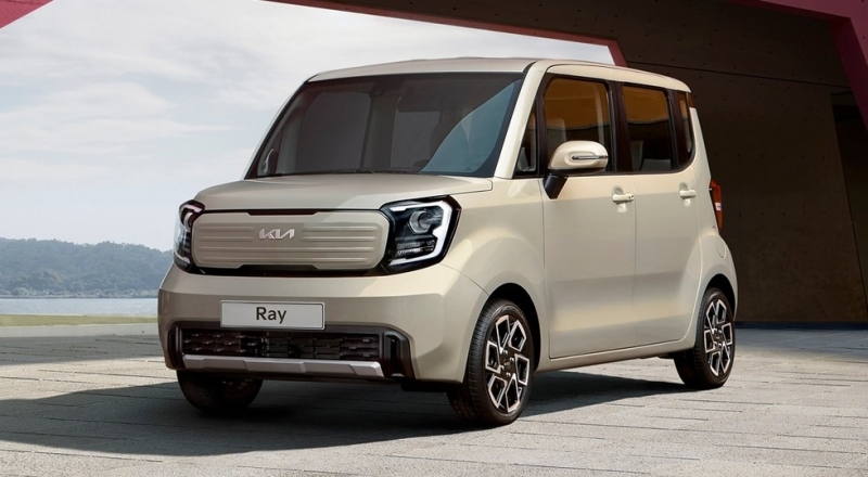 Вэн Kia Ray за 625 000 рублей похорошел, но сохранил скучный салон