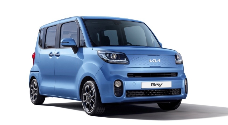 Вэн Kia Ray за 625 000 рублей похорошел, но сохранил скучный салон