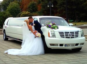 Почему лимузины популярны на свадьбах?