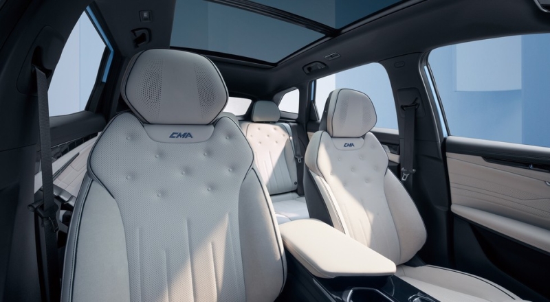 Новый кроссовер Geely Atlas на платформе Volvo: производство началось