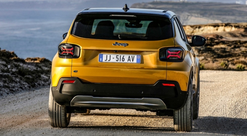 Представлен новый кроссовер Jeep Avenger для Европы: родня Opel и Peugeot, дешевле Renegade