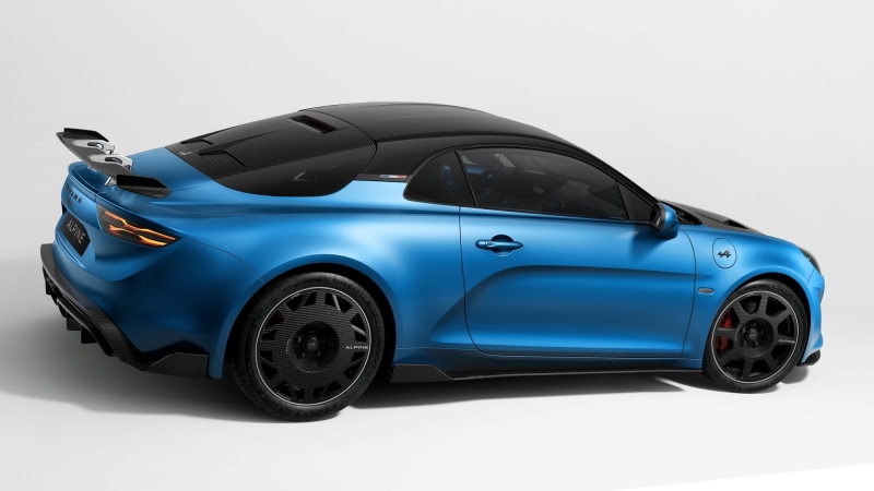 Alpine A110 R: хардкорная версия купе с доработанным шасси и углепластиковым обвесом