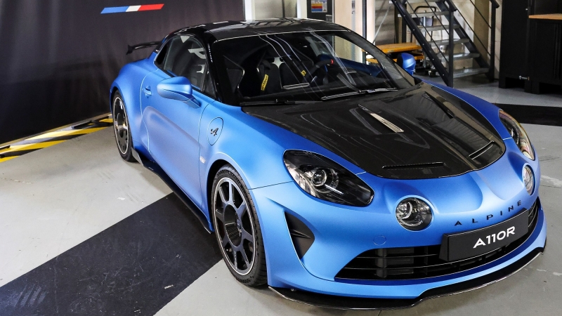 Alpine A110 R: хардкорная версия купе с доработанным шасси и углепластиковым обвесом