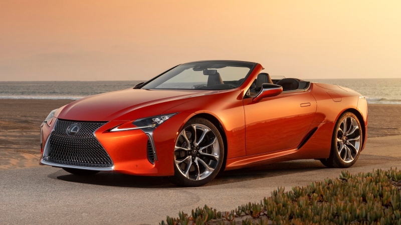 Lexus LC слегка обновили к 2023 модельному году: подвеску опять перенастроили