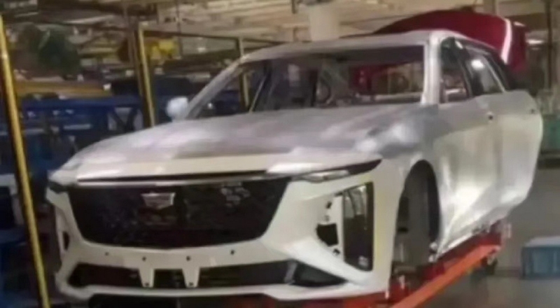 Седан Cadillac CT6 нового поколения застукали без камуфляжа