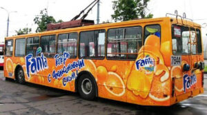 Реклама на транспорте: плюсы, минусы, особенности