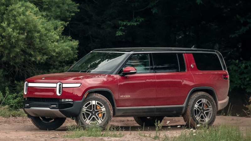 Электрический внедорожник Rivian R1S: грядёт дальнобойная двухмоторная топ-версия