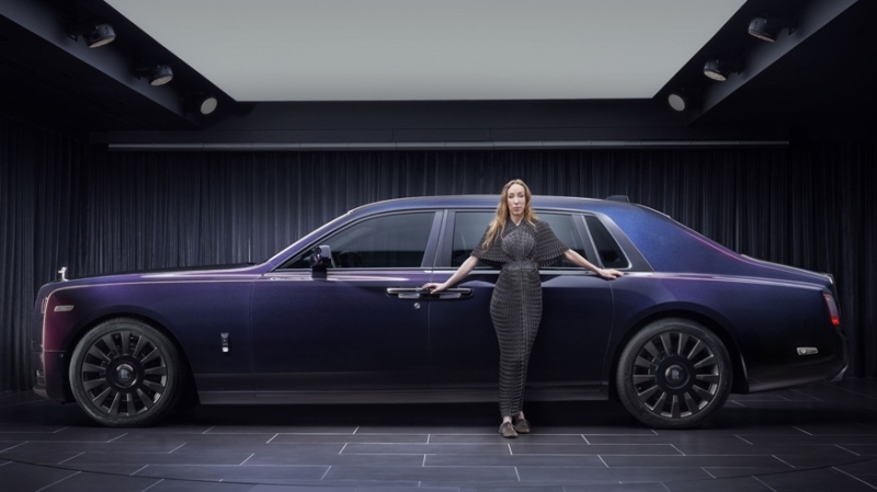 Rolls-Royce Phantom Syntopia: оформление в виде волн, отделка шёлком и ароматизация салона