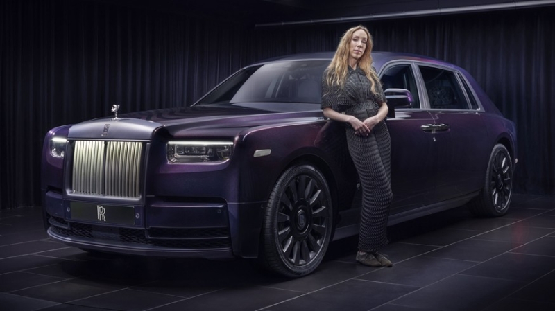 Rolls-Royce Phantom Syntopia: оформление в виде волн, отделка шёлком и ароматизация салона