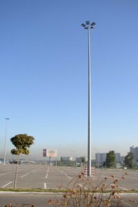 Преимущества использования стальных мачт освещения