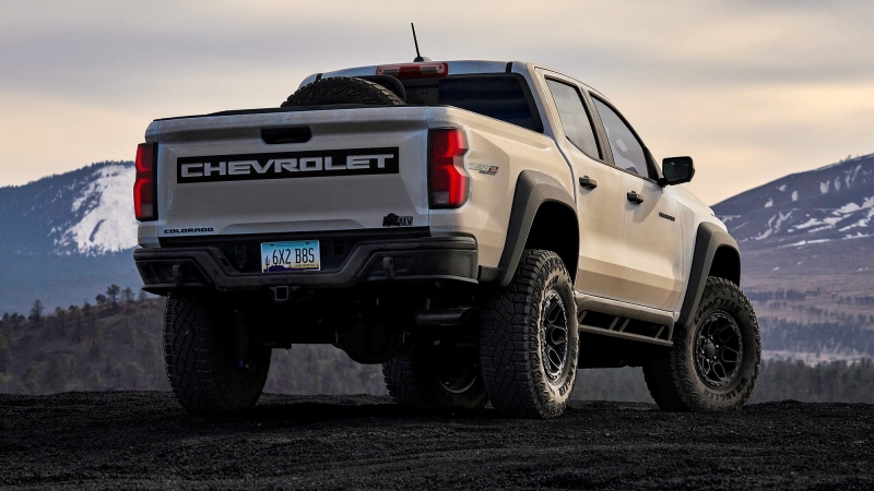 Экстремальный Chevrolet Colorado ZR2 Bison готов к прыжками и ударам