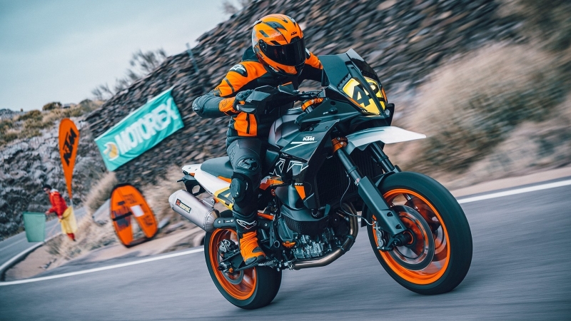 KTM 890 SMT: новый мотокроссовер из Австрии скоро приедет в Россию