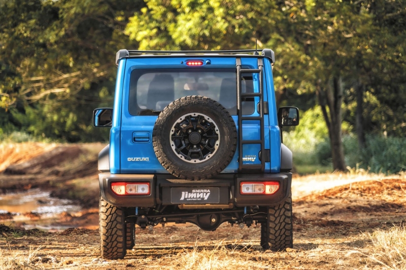 Новый модельный год принёс Suzuki Jimny несколько версий с разным дизайном