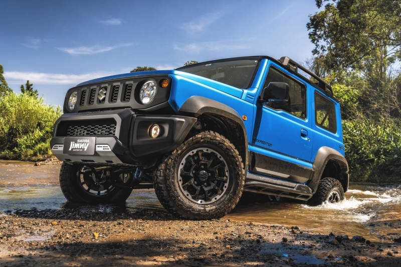 Новый модельный год принёс Suzuki Jimny несколько версий с разным дизайном