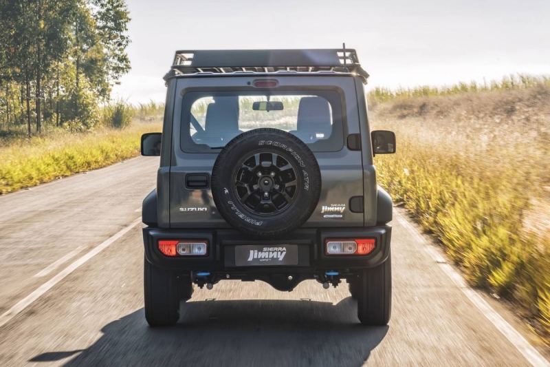 Новый модельный год принёс Suzuki Jimny несколько версий с разным дизайном