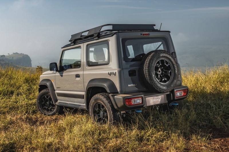 Новый модельный год принёс Suzuki Jimny несколько версий с разным дизайном