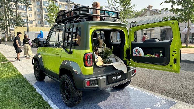 Стилизованный под внедорожник Baojun Yep показали живьём: фото салона и версия пикап