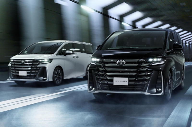 Минивэны Toyota Alphard и Vellfire лишились V6 в новом поколении