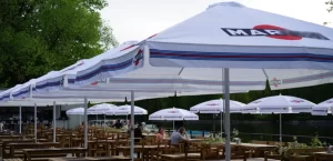 Уличные зонты и их применение