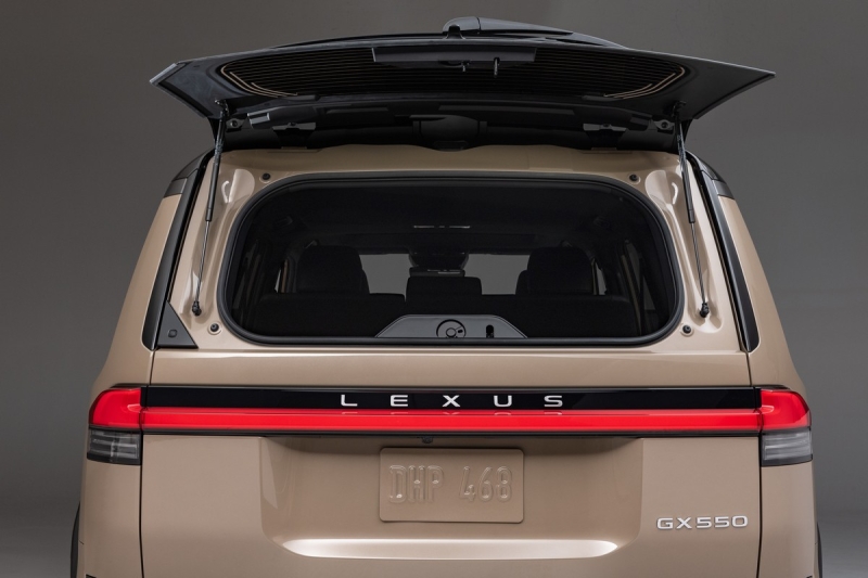 Внедорожник Lexus GX наконец-то сменил поколение: без V8, но мощнее