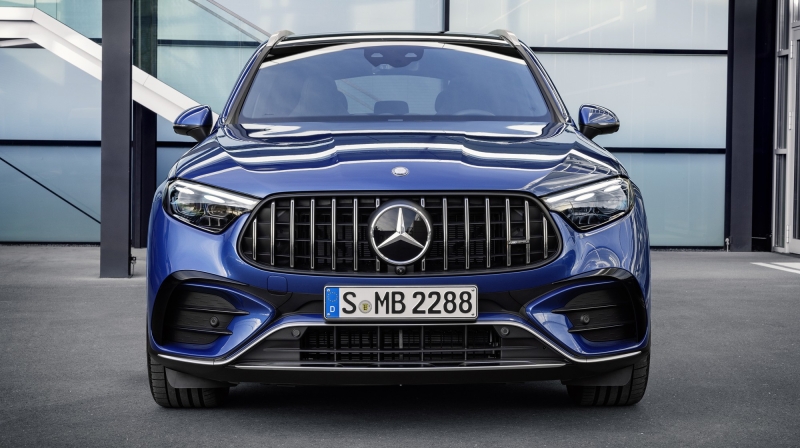 Новый кроссовер Mercedes-AMG GLC дебютировал в двух версиях