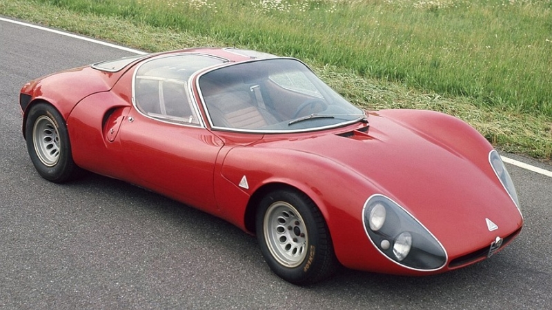 Alfa Romeo 33 Stradale: очень красивый ретроспективный суперкар за 2 млн евро