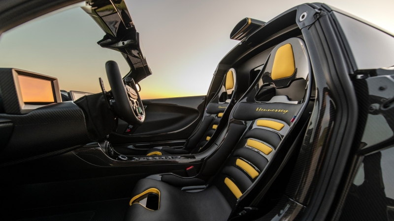 Hennessey Venom F5 Revolution Roadster: «голый» карбон и улучшенная управляемость