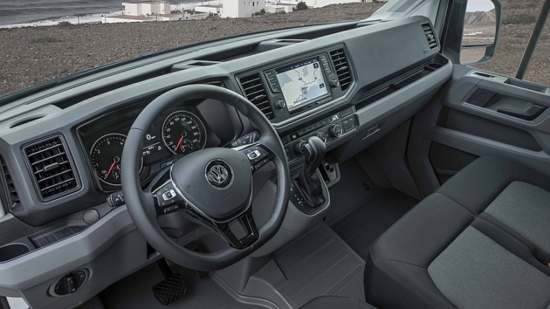Volkswagen готовит обновлённый Crafter: вэн получит переработанный салон